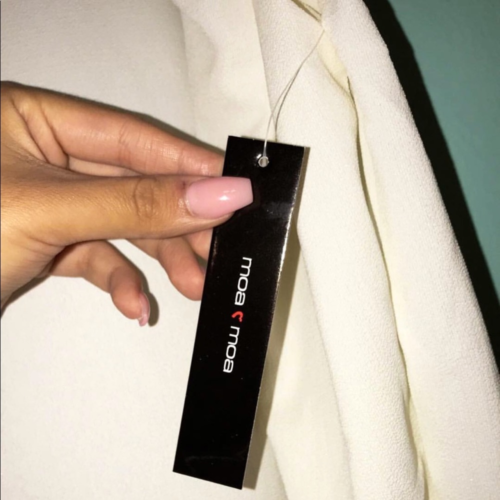 White sleeve blouse